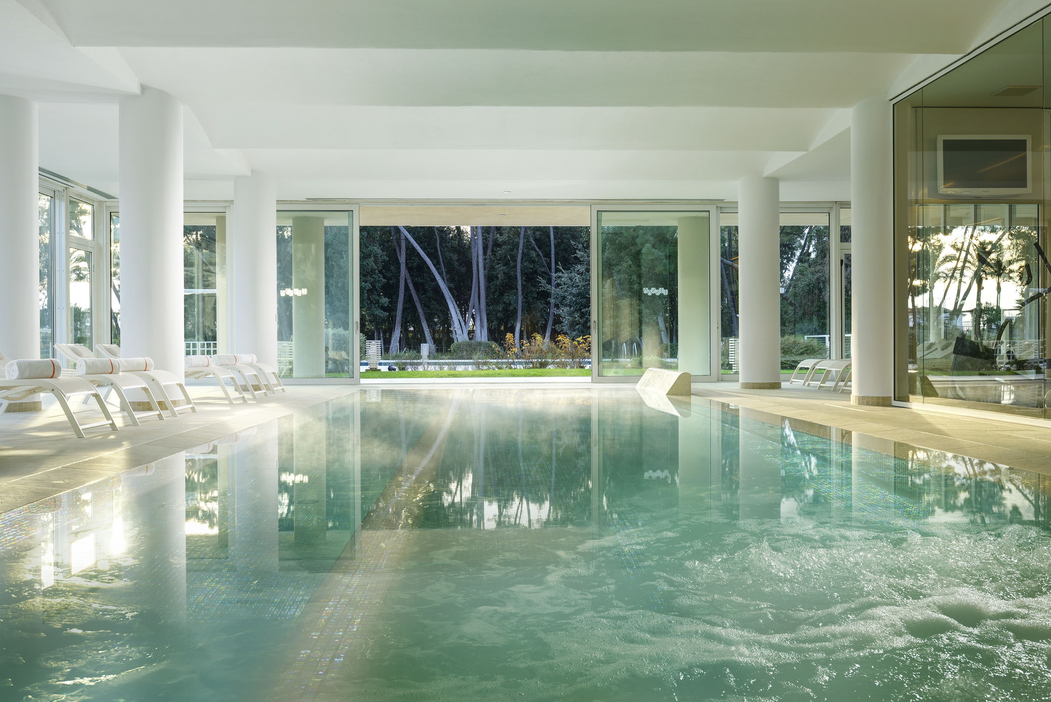 Indoor pool, seasonal outdoor pool, sun loungers