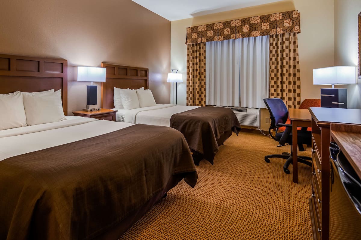 Pillowtop beds, desk, iron/ironing board, free WiFi