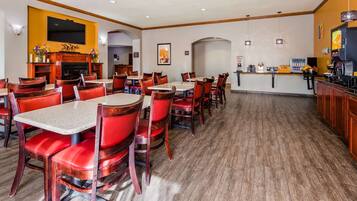 Free daily continental breakfast