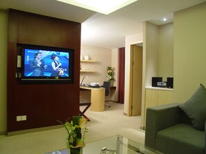 TV LCD, đầu đĩa DVD 