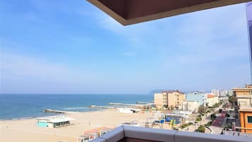 Vierpersoonskamer, uitzicht op zee | Uitzicht op het water