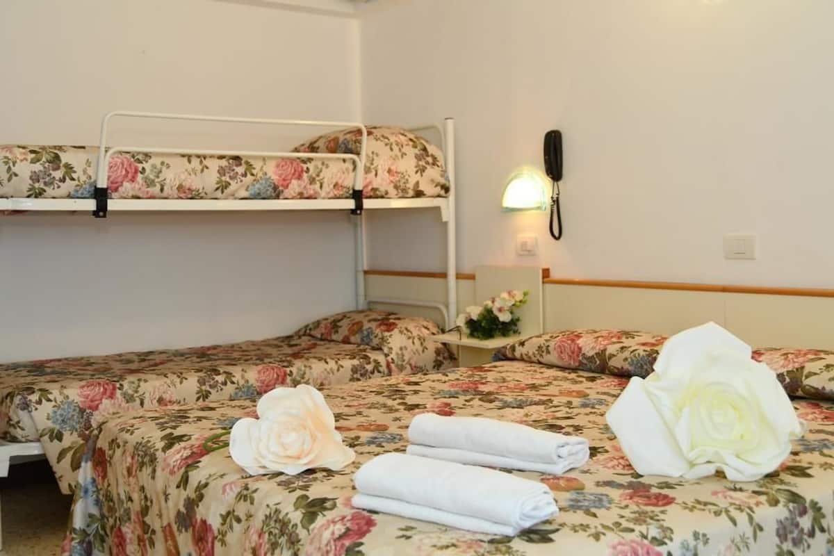 In-room safe, WiFi (free), bed sheets