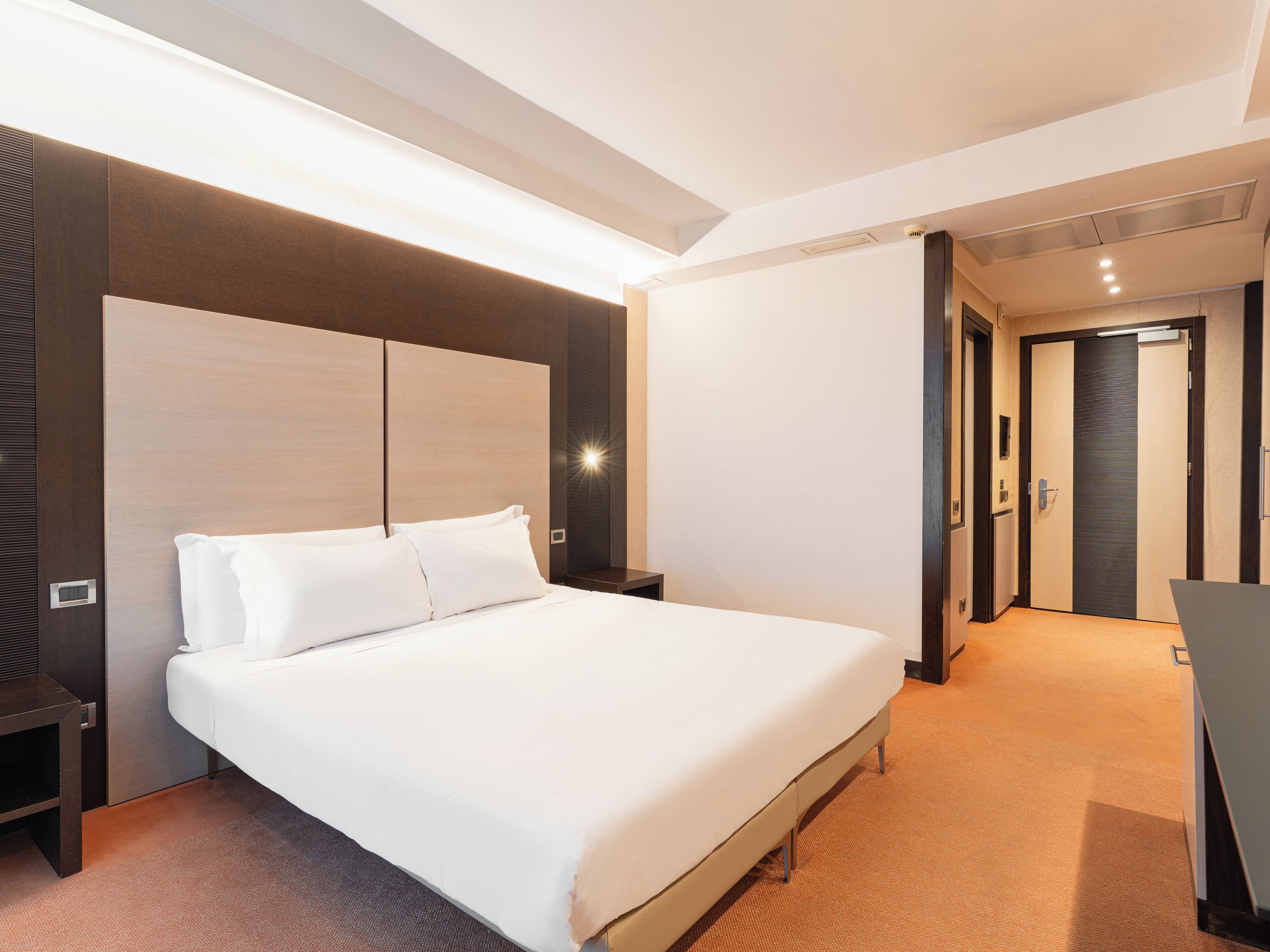 Minibar, in-room safe, desk, soundproofing