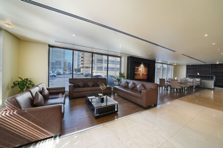 Kingsgate Hotel Abu Dhabi - Image 4
