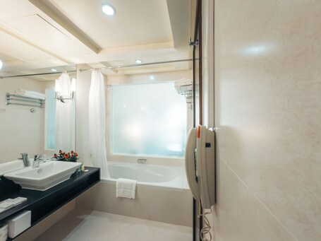 Kingsgate Hotel Abu Dhabi - Image 14