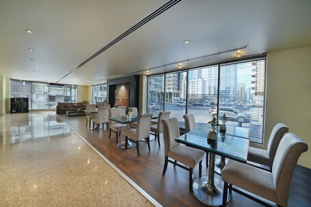 Kingsgate Hotel Abu Dhabi - Image 13