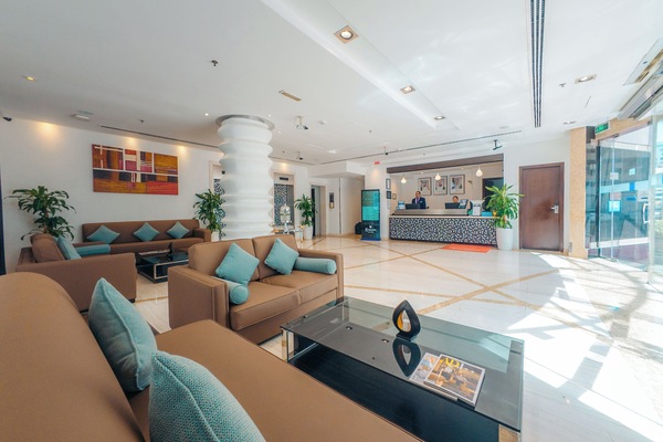 Lobby lounge