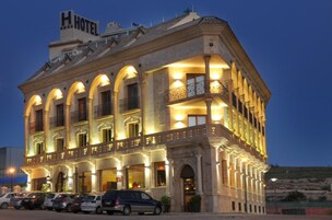 Fachada del alojamiento - Noche