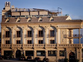 Fachada de la propiedad