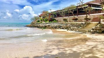 Vista para praia/oceano