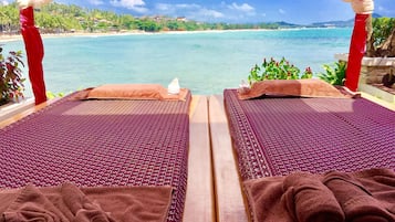 Salas de tratamiento para parejas y tina de hidromasaje