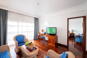 Somadevi Grand Suite, Living Room with Balcony | Living area