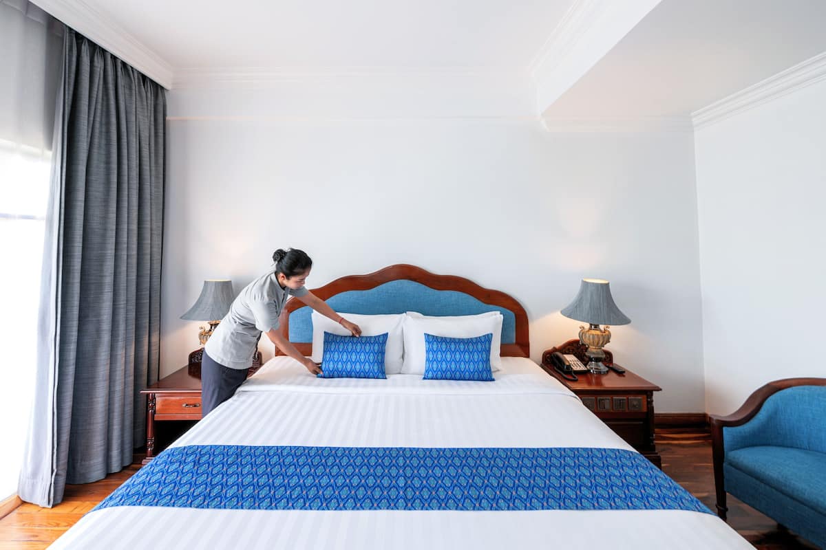 Somadevi Grand Suite, Living Room with Balcony