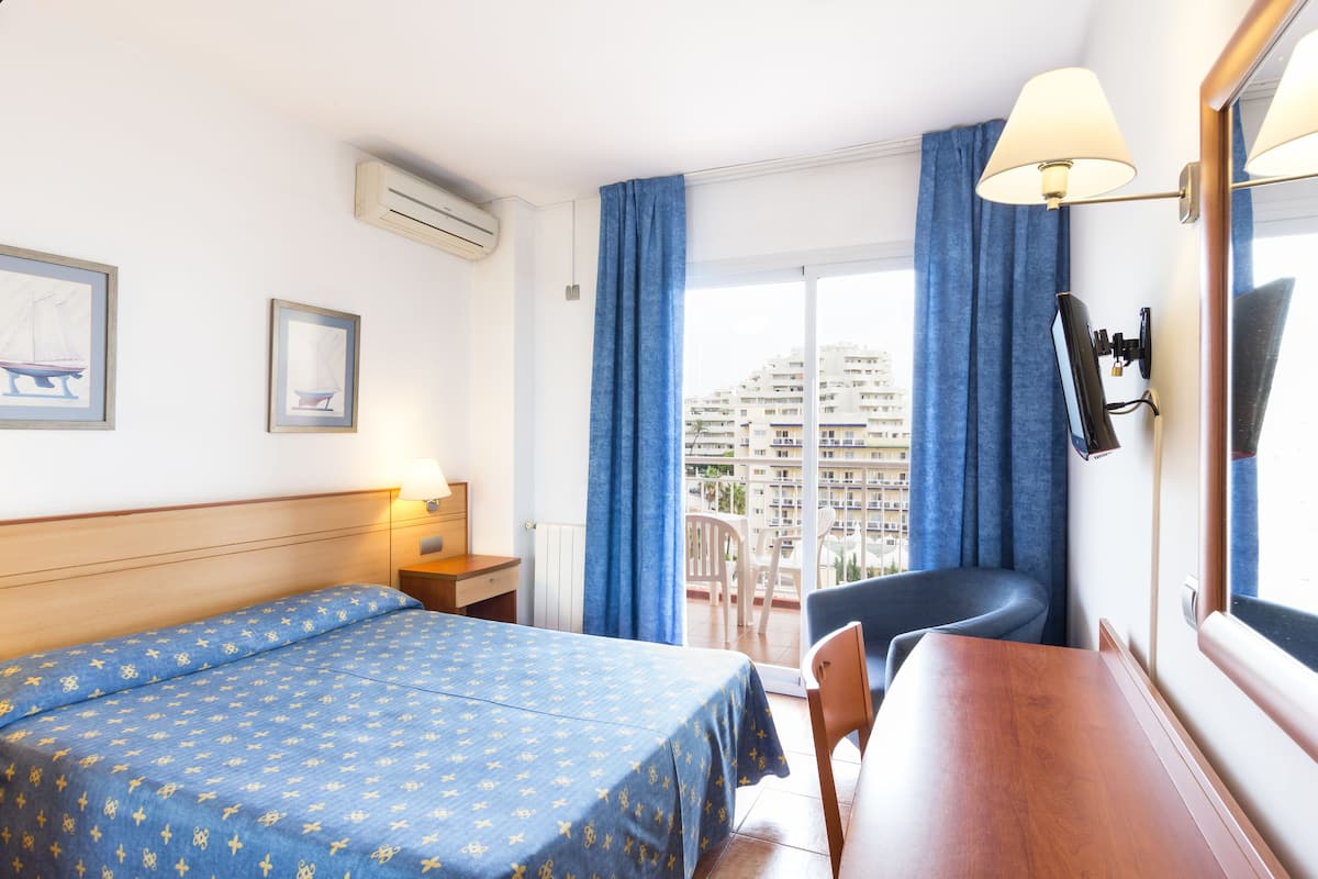 in-room safe, desk, free wifi, bed sheets