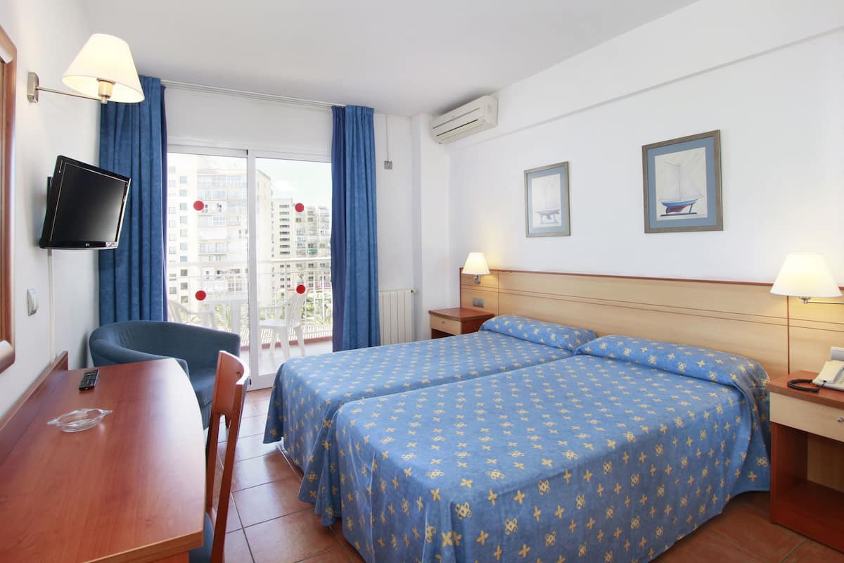 In-room safe, desk, free WiFi, bed sheets