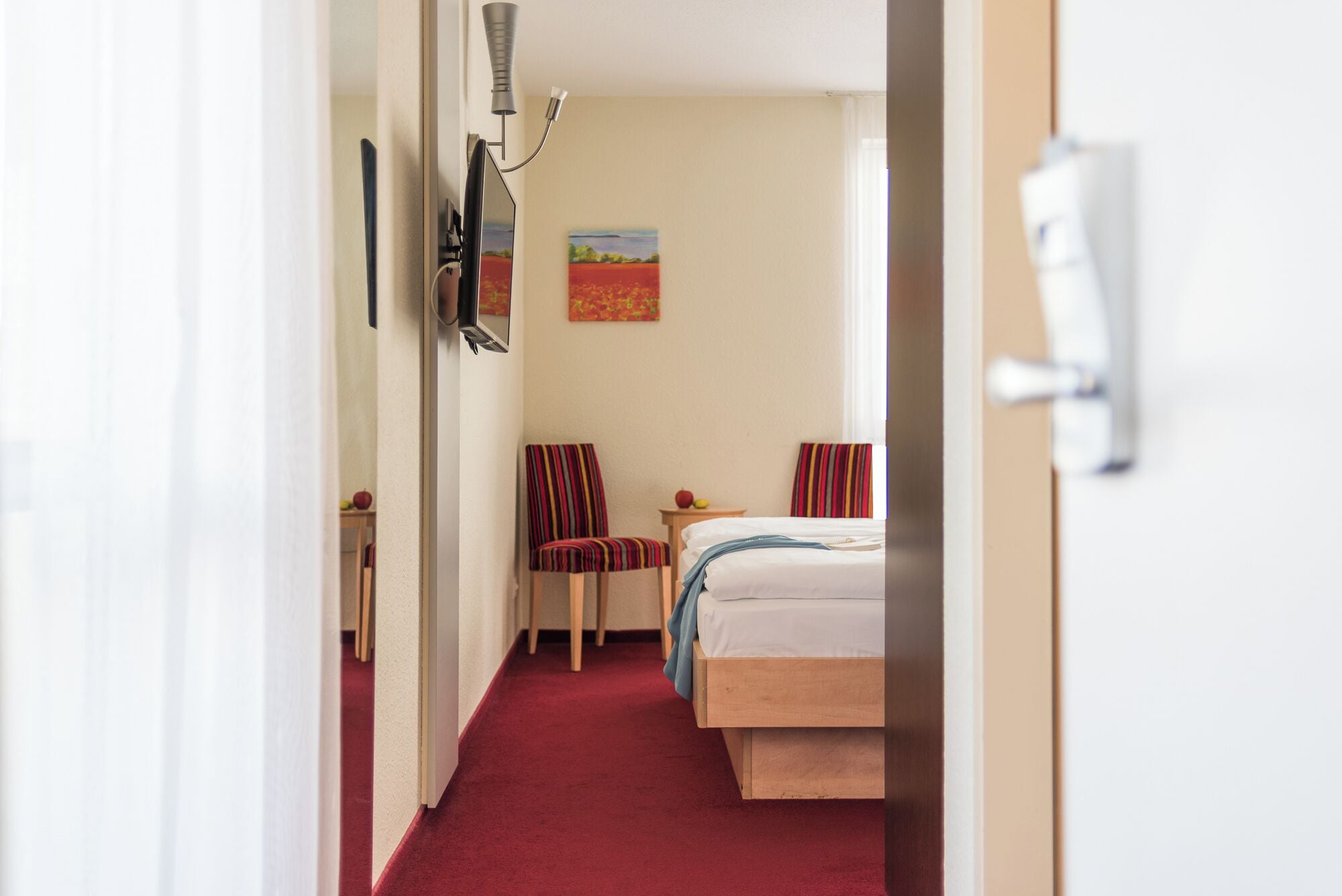 single room | in-room safe, free wifi