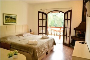 Suite (Cerro Veronese) | Premium bedding, desk, WiFi, bed sheets