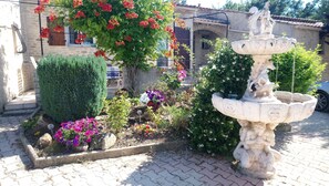 Front of property - Chambre d'hôtes Villa Eden (Meyreuil)