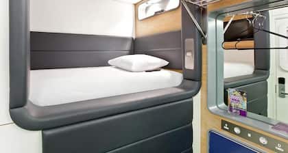 YOTELAIR Amsterdam Schiphol - Transit Hotel