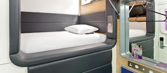 YOTELAIR Amsterdam Schiphol - Transit Hotel