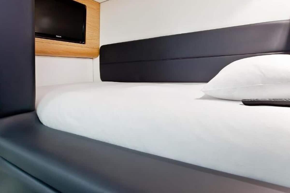 1 bedroom, hypo-allergenic bedding, desk, iron/ironing board