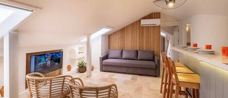 Comfort Loft | Living area | LCD TV