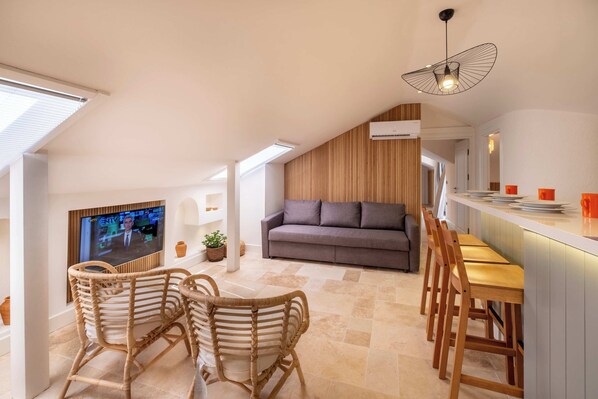 Comfort Loft | Living area | LCD TV