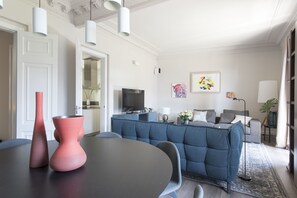 Premium Apartment, 4 Bedrooms | Living area | Flat-screen TV, tablet, Netflix - Casagrand Luxury Apartments Barcelona (Barcelona)