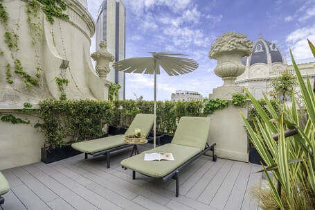 Casagrand Luxury Suites Barcelona - view 2