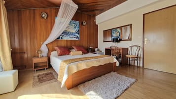 Chambre Double Supérieure, 1 grand lit et 1 canapé-lit, terrasse, vue mer | Bureau, Wi-Fi gratuit