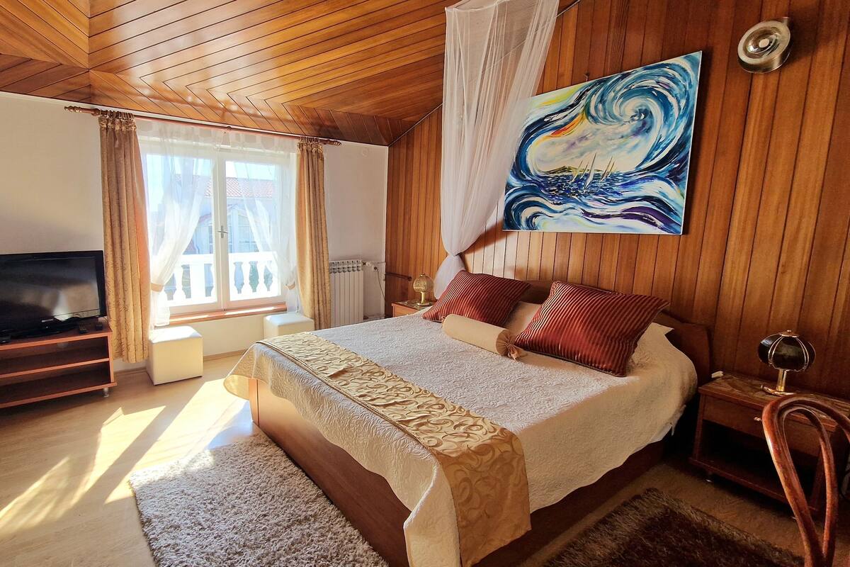 Triple Room, Terrace | Desk, free WiFi, bed sheets