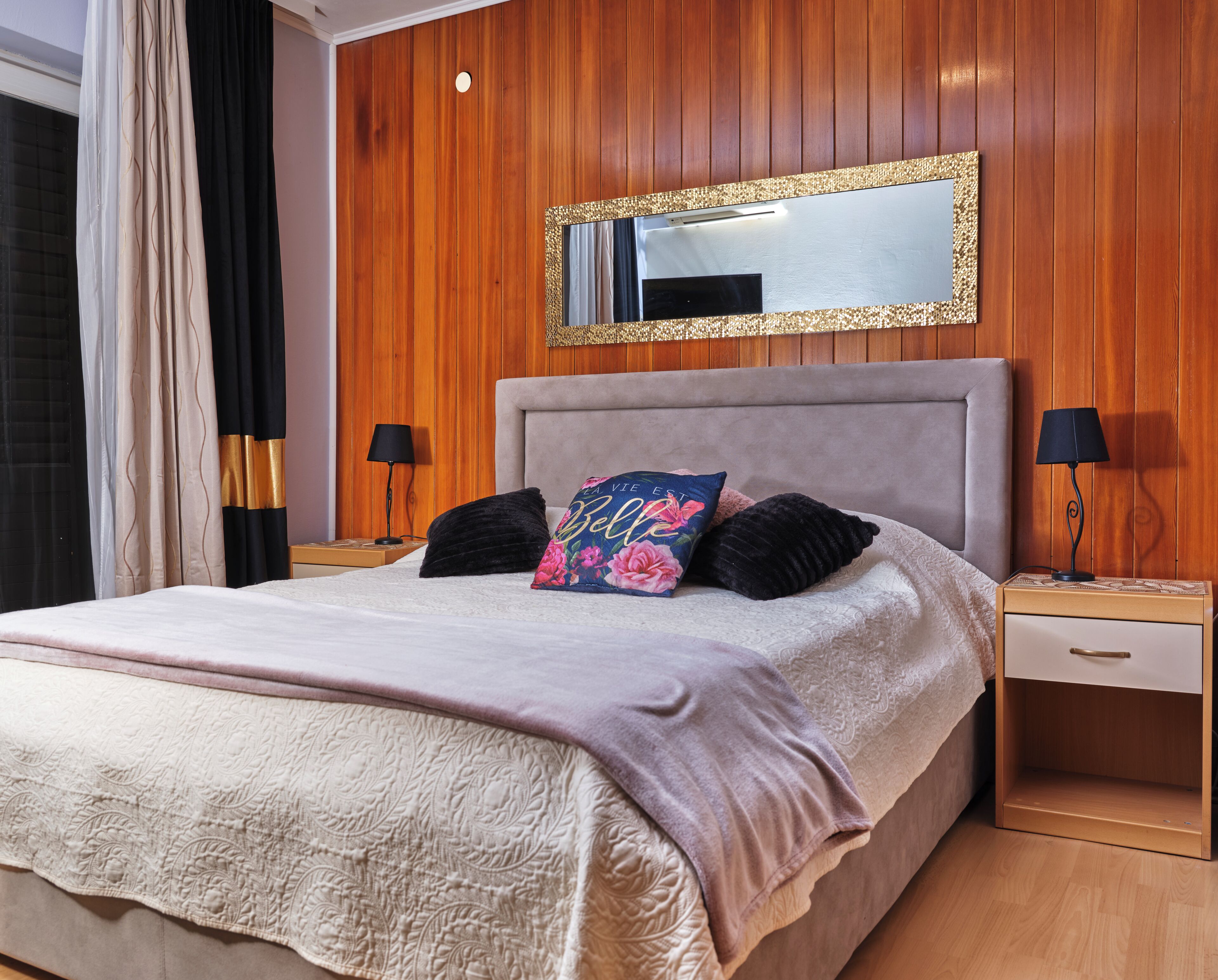 Triple Room, Balcony | Desk, free WiFi, bed sheets
