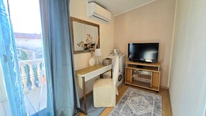 Doppia Comfort, balcone | Una scrivania, Wi-Fi gratuito, lenzuola
