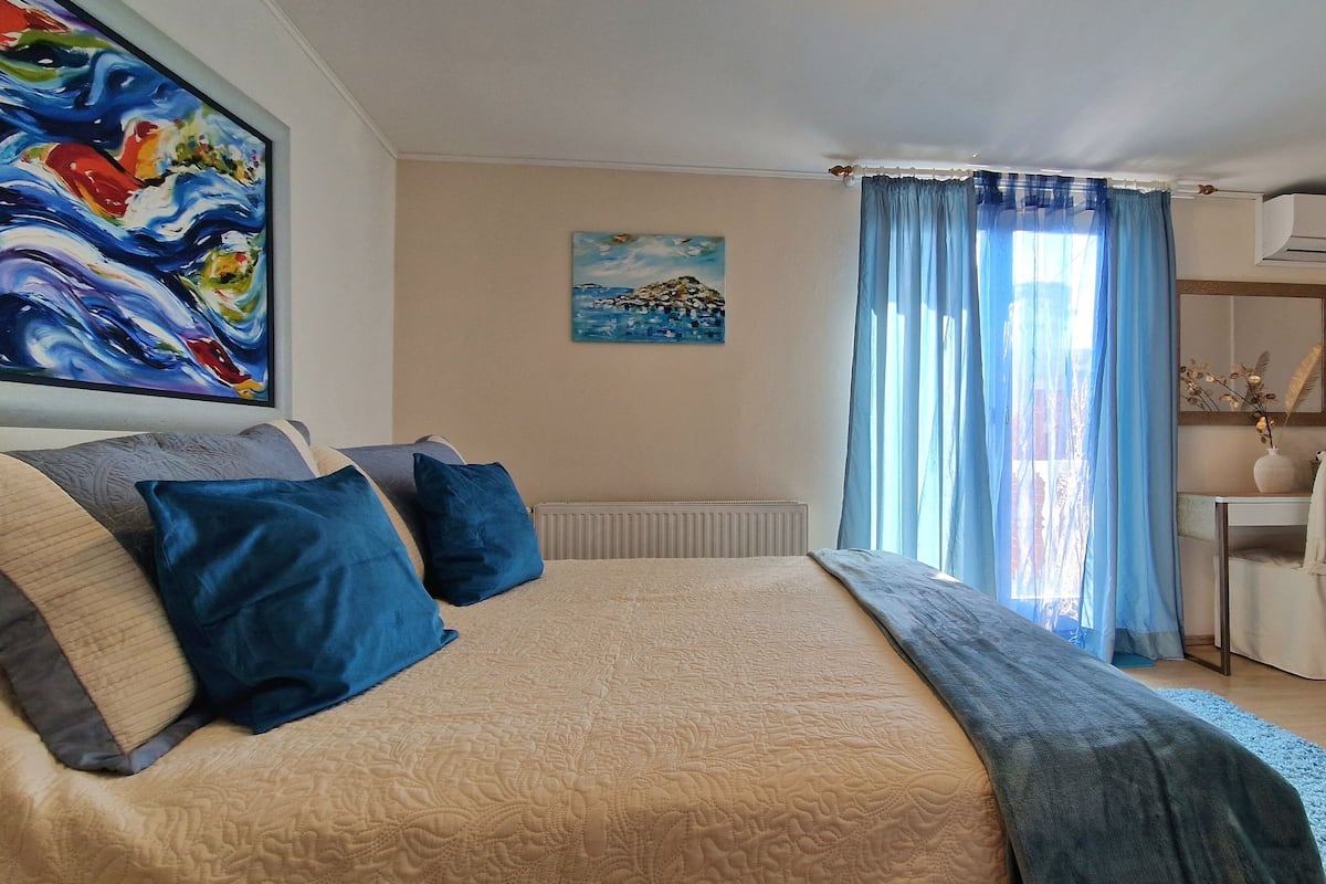 Comfort Double Room, 1 Queen Bed, Balcony | Desk, free WiFi