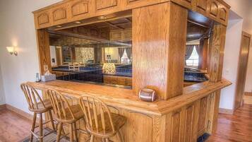 House, 4 Bedrooms | Private kitchen | Full-sized fridge, microwave, oven, stovetop