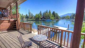 House, 4 Bedrooms | Terrace/patio