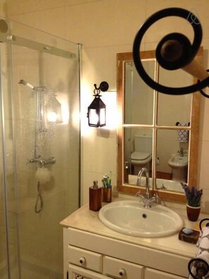 Villa, 2 Bedrooms, Sea View | Bathroom | Shower, free toiletries, hair dryer, bidet