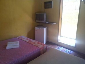 Triple Room | Minibar, free WiFi