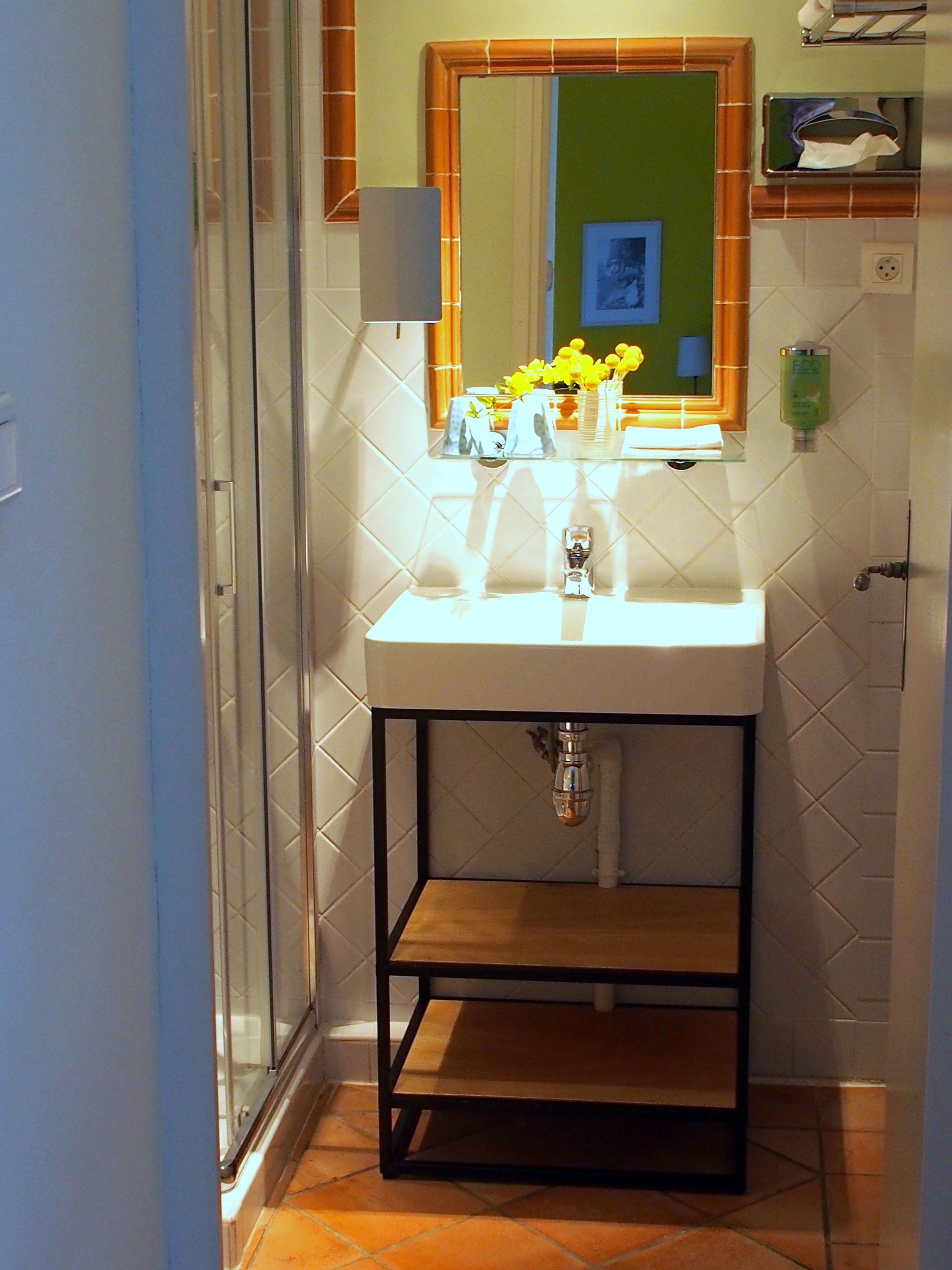 comfort double room | bathroom | shower, free toiletries, hair dryer, towels