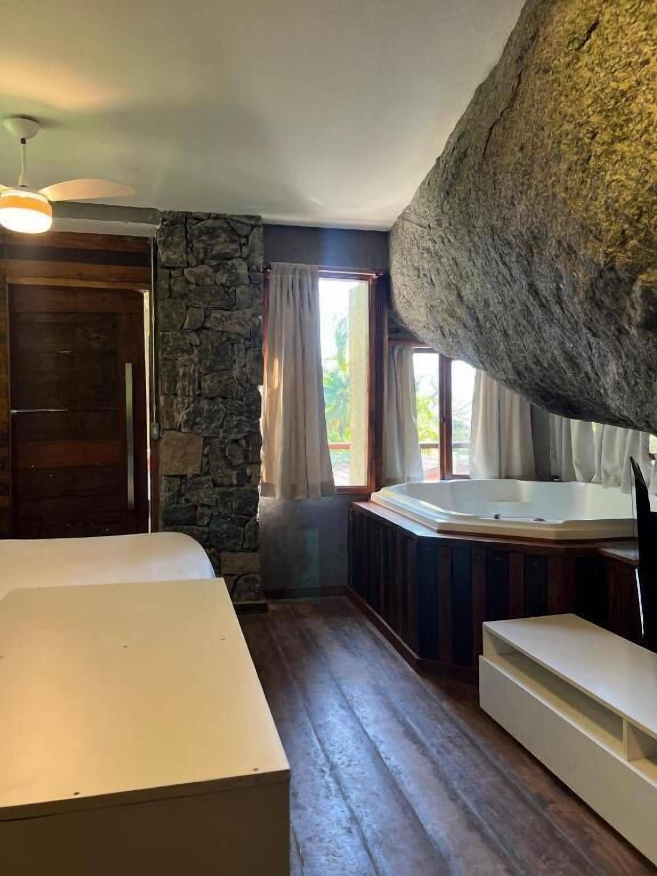 Phòng Cao cấp, bồn tắm | 1 phòng ngủ, minibar, bộ trải giường 