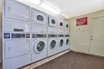 Altomare's Bavarian Ge  1148ha 3 Bedroom Condo