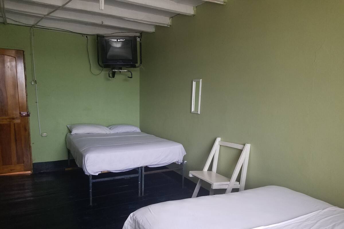 Basic Quadruple Room, 2 Double Beds, Private Bathroom | Desk, free WiFi