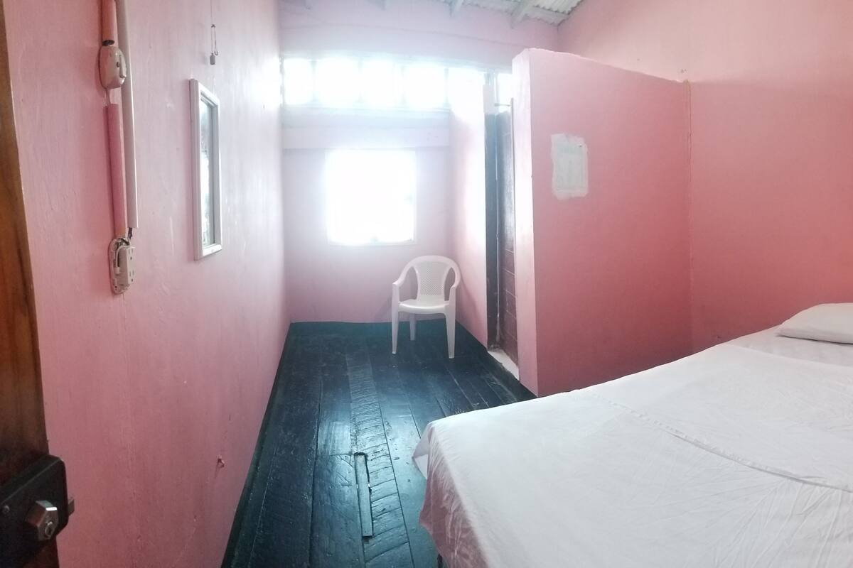 Basic Double Room, 1 Queen Bed, Private Bathroom | Desk, free WiFi