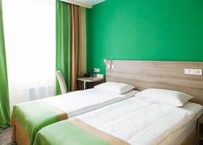 Quarto duplo clássico | Escrivaninha, Wi-Fi de cortesia, roupa de cama