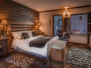 Chale da Mata | Frigobar, cofres nos quartos, individualmente decorados, escrivaninha