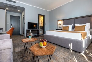 Deluxe Room, 1 King Bed, Non Smoking, Balcony (with Sofabed) | Frette Italian sheets, premium bedding, Select Comfort beds, minibar