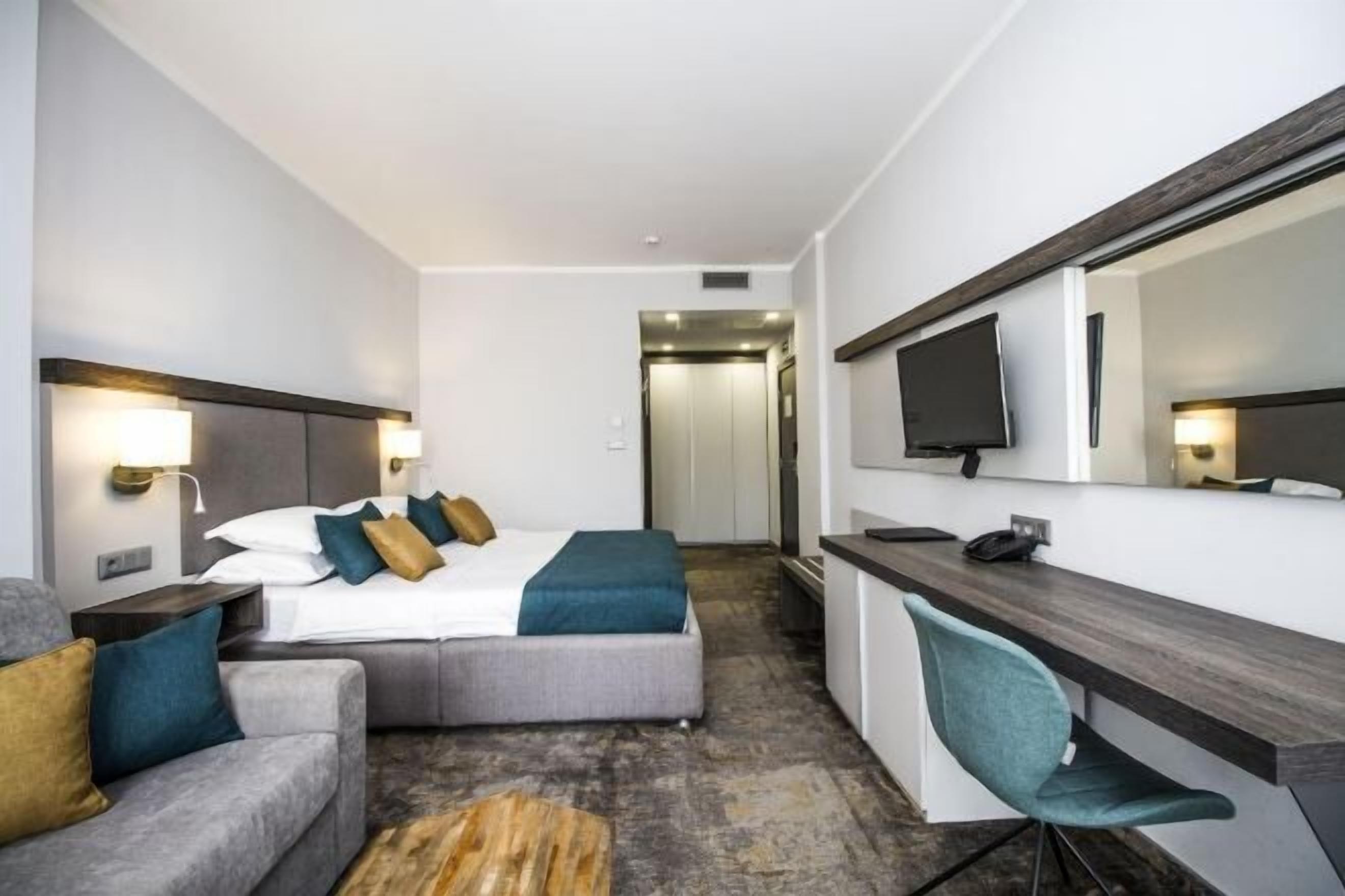 Frette Italian sheets, premium bedding, Select Comfort beds, minibar