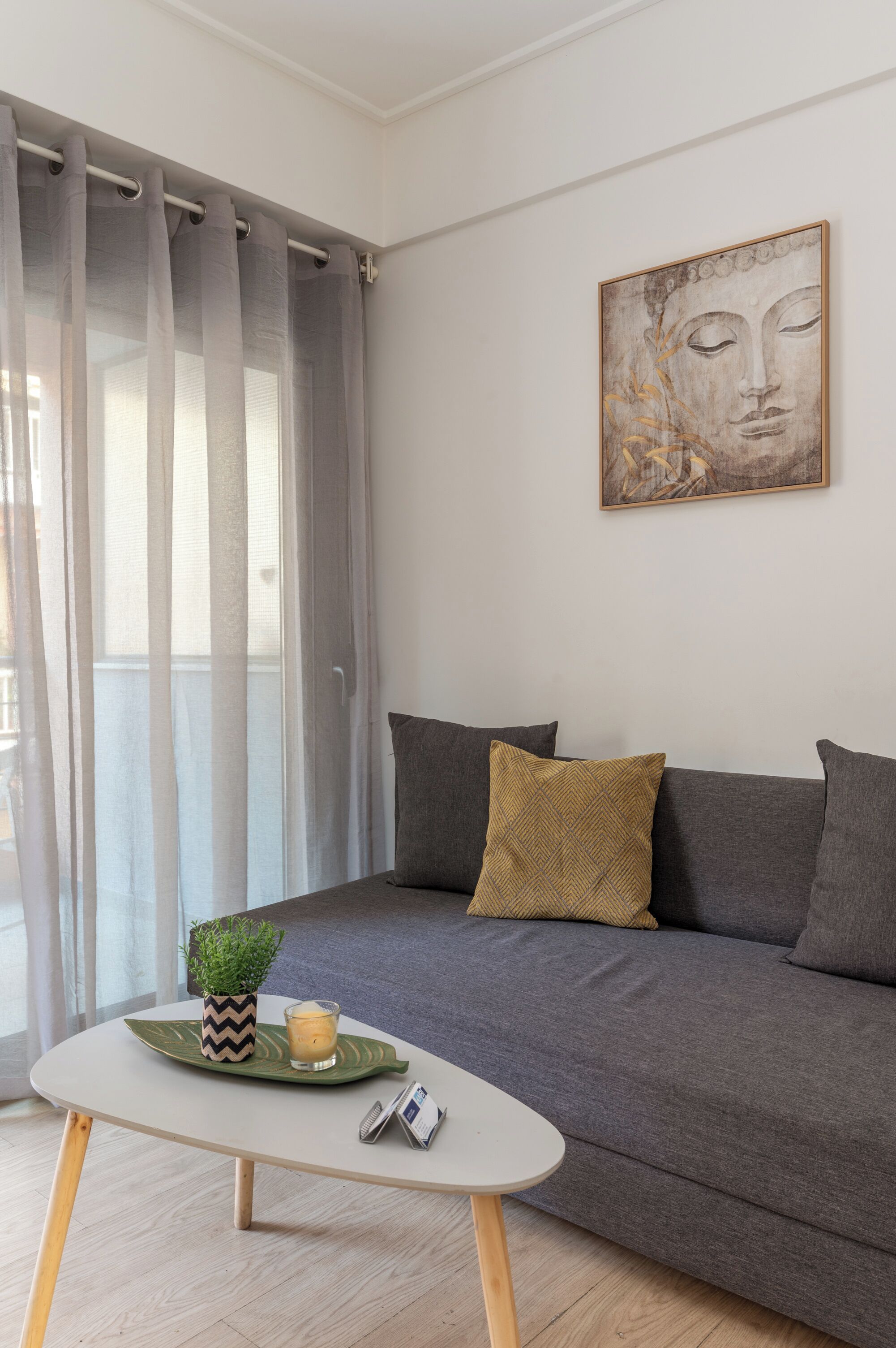 Appartement, 1 slaapkamer | Woonruimte | Een 25-inch flatscreentelevisie met digitale zenders en een televisie