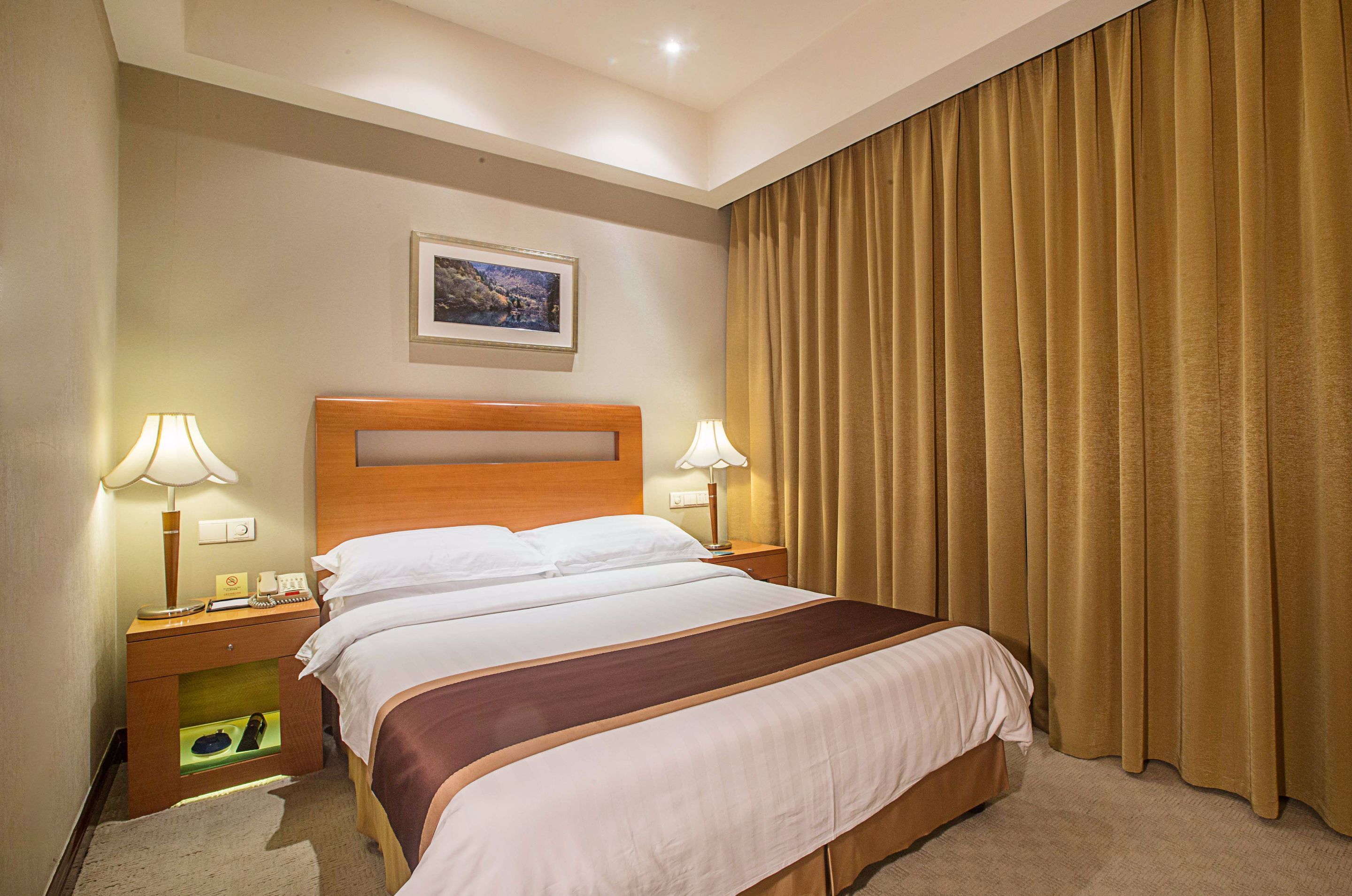 Superior Double Room | Minibar, in-room safe, desk, iron/ironing board