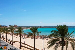 Una playa cerca